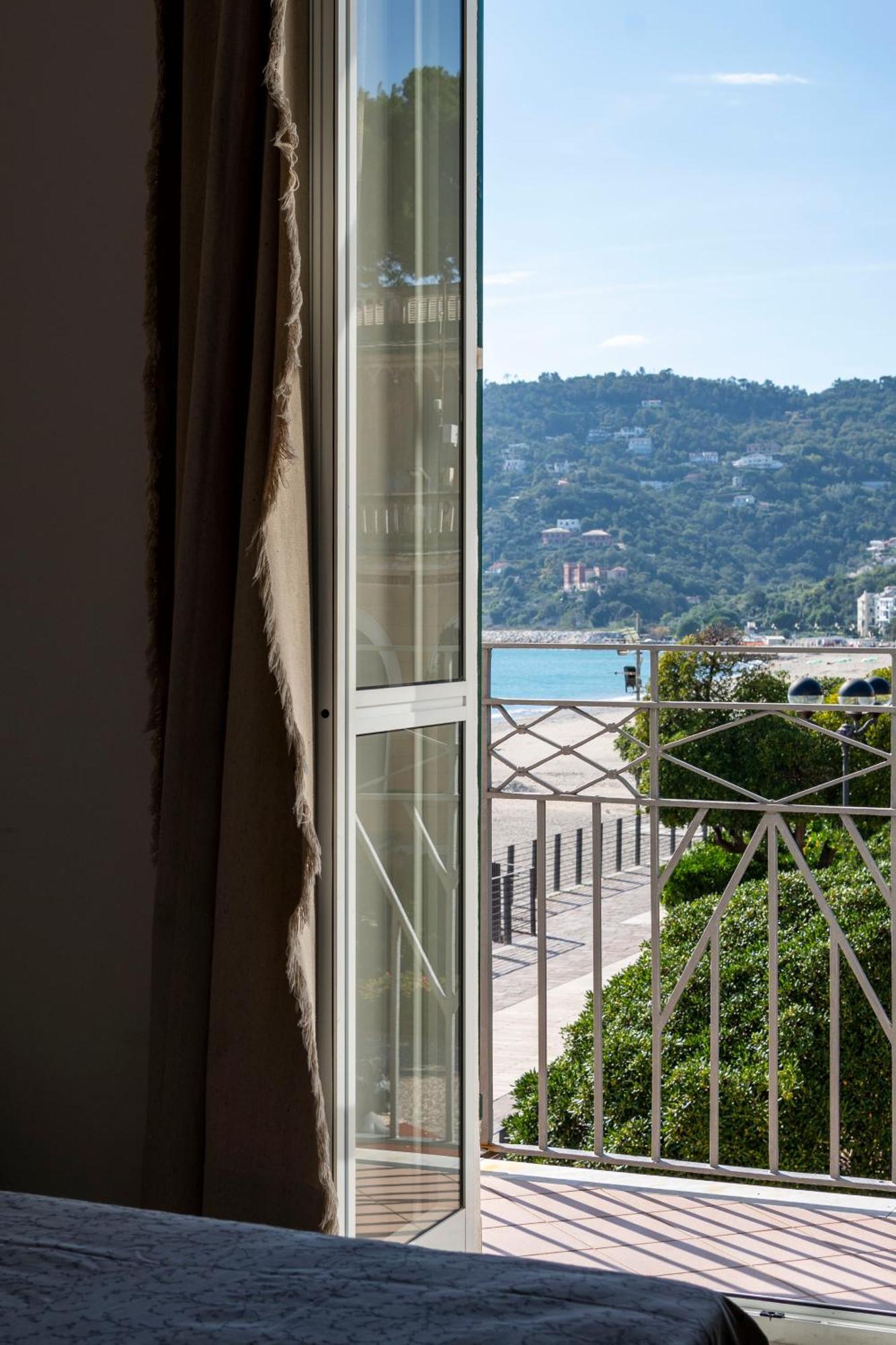 Hotel Miramare Spotorno Quarto foto